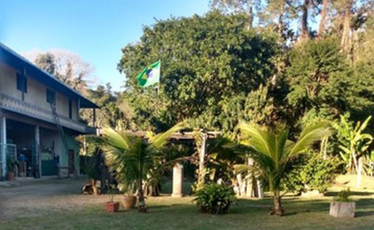 CONJUNTO DE IMÓVEIS EM MENDES, RJ - 
