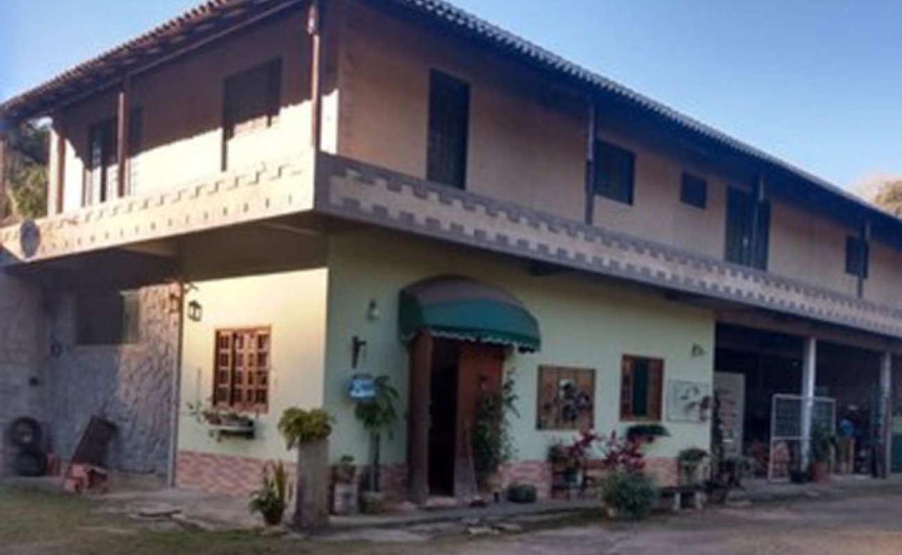 CONJUNTO DE IMÓVEIS EM MENDES, RJ - 