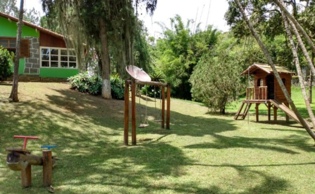 SÍTIO ENCANTADOR EM CINCO LAGOS, RJ - 