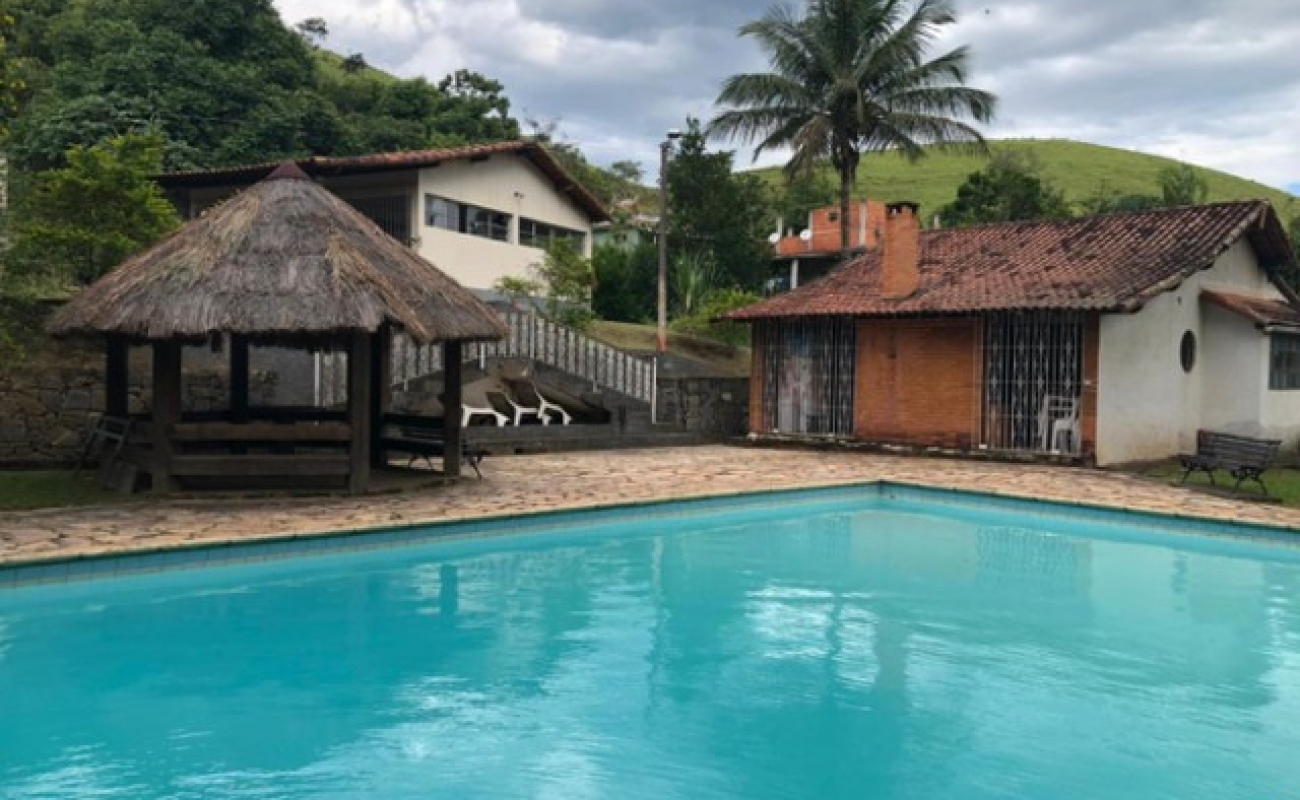 SÍTIO ENCANTADOR EM CINCO LAGOS, RJ - 