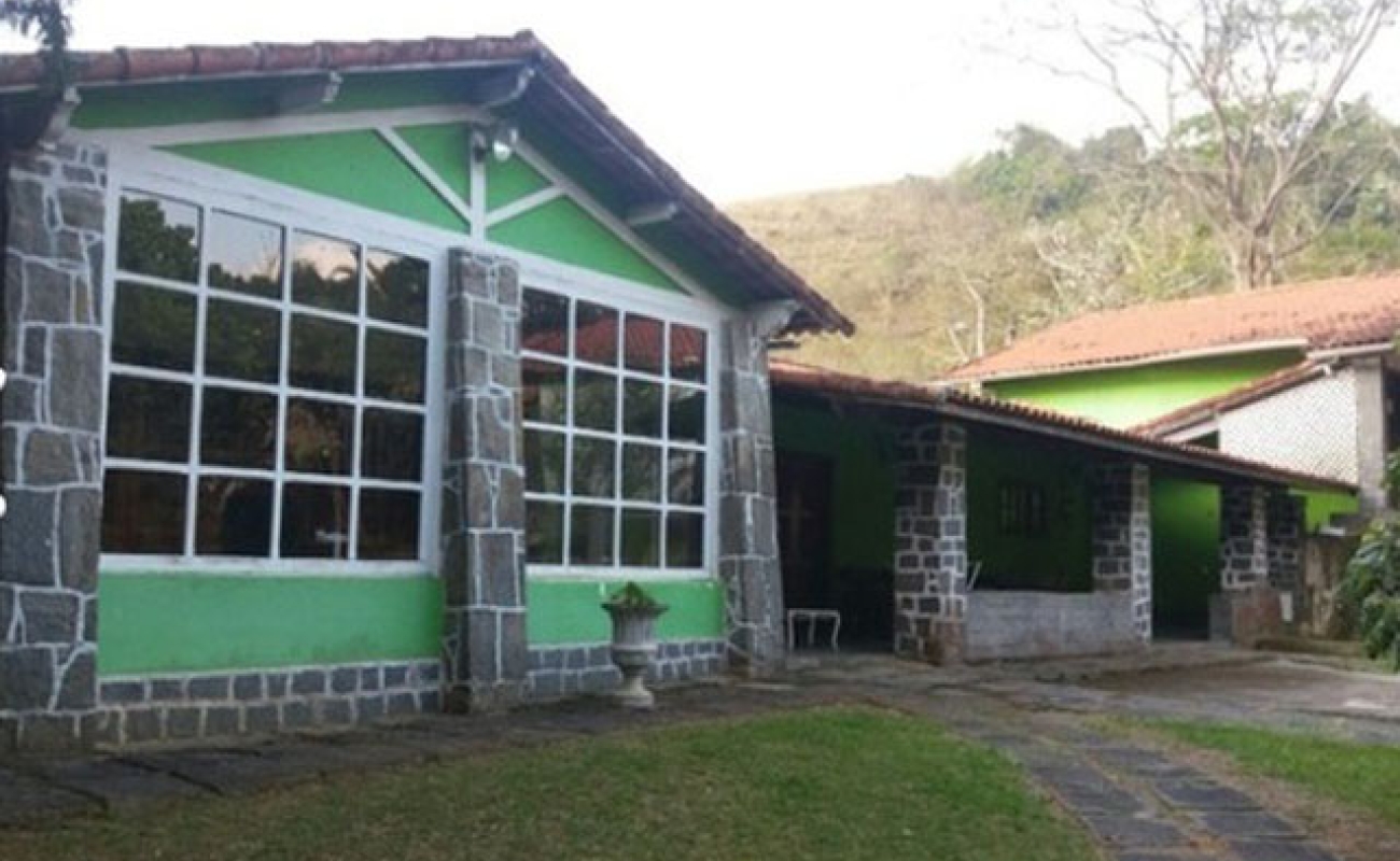 SÍTIO ENCANTADOR EM CINCO LAGOS, RJ - 