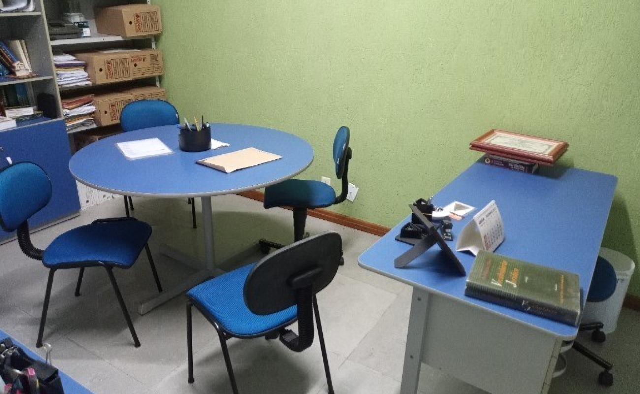 EXCELENTE SALA COMERCIAL NO CENTRO DE MENDES, RJ - 