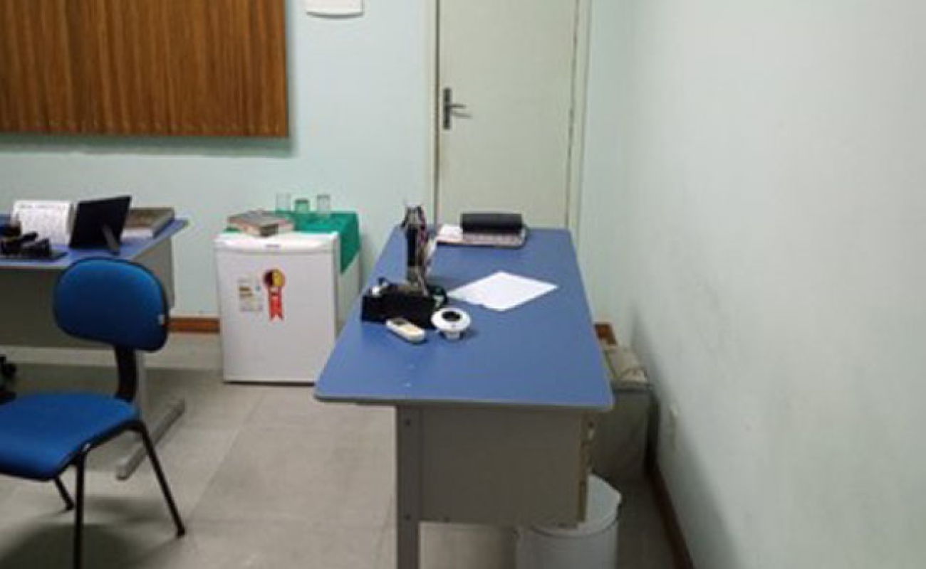 EXCELENTE SALA COMERCIAL NO CENTRO DE MENDES, RJ - 
