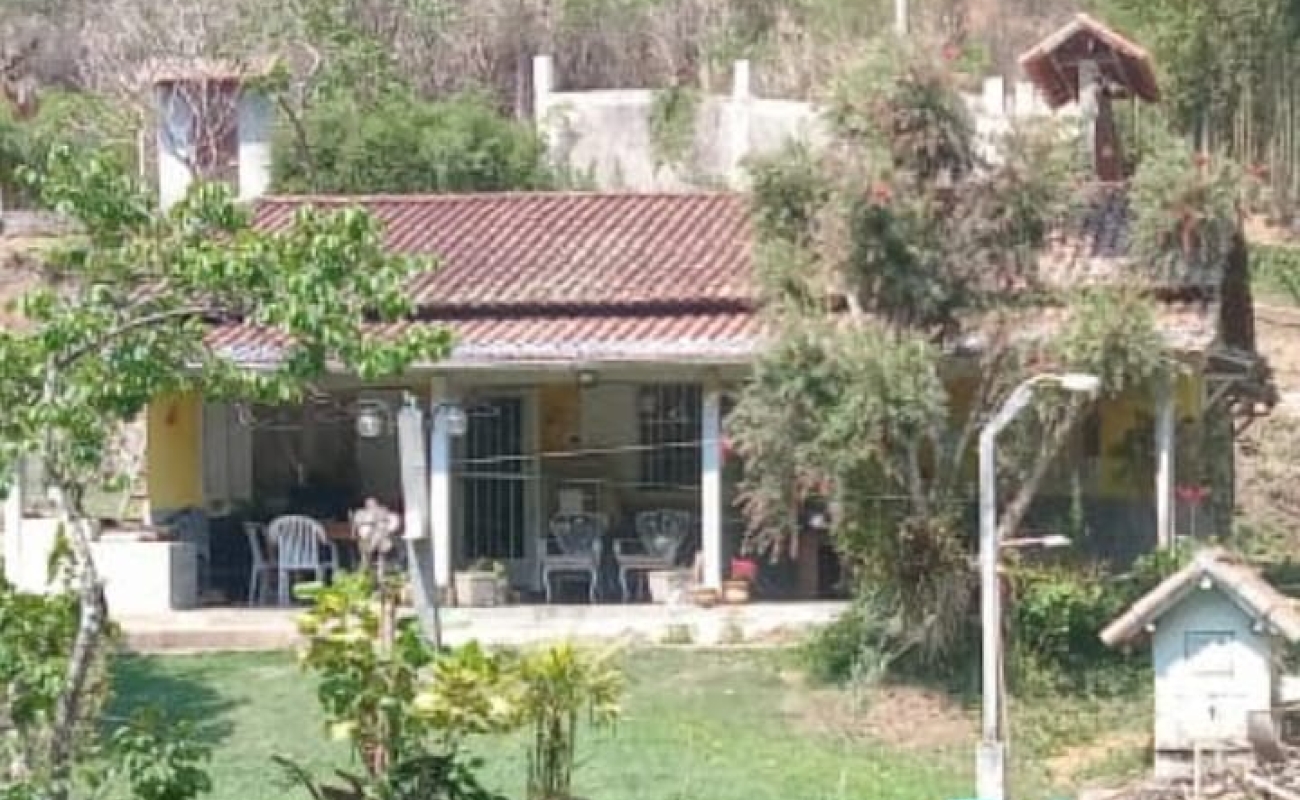 VENDO ESTE SÍTIO EM CINCO LAGOS - 