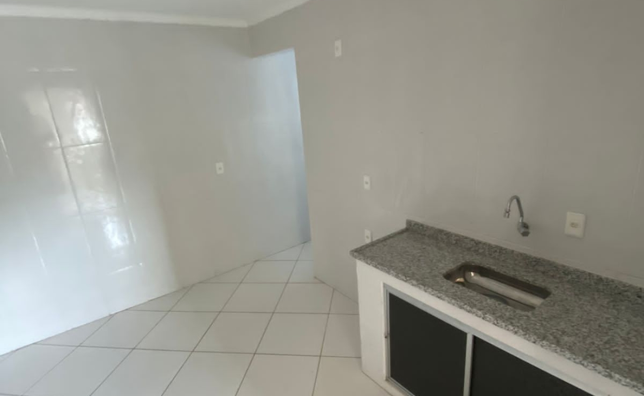 VENDO  APARTAMENTO NESTE PRÉDIO COM 2 QUARTOS  - 