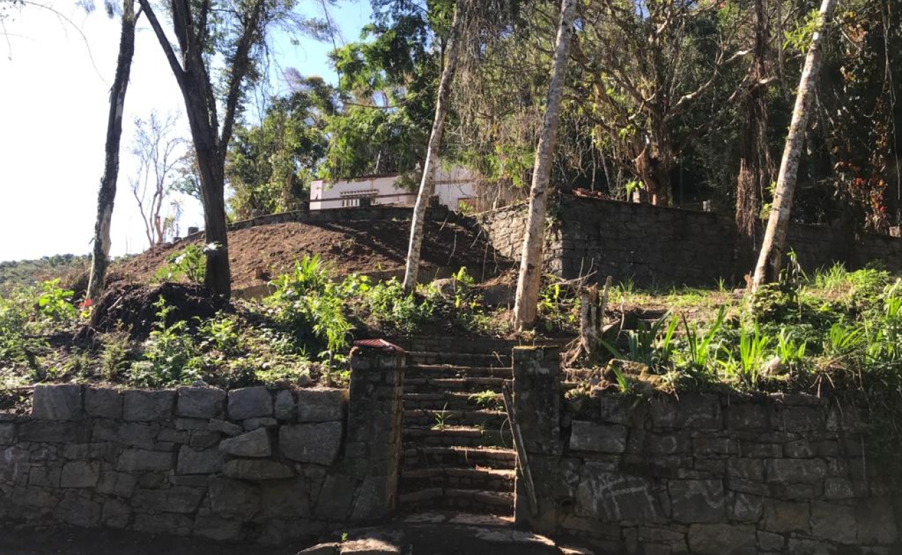 VENDO ESTE TERRENO EM 5 LAGOS - 