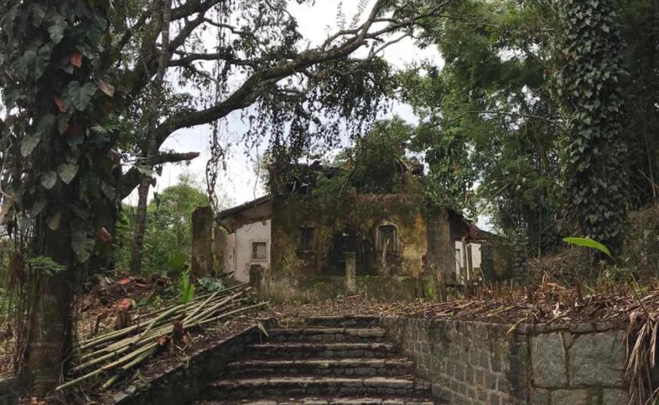 VENDO ESTE TERRENO EM 5 LAGOS - 