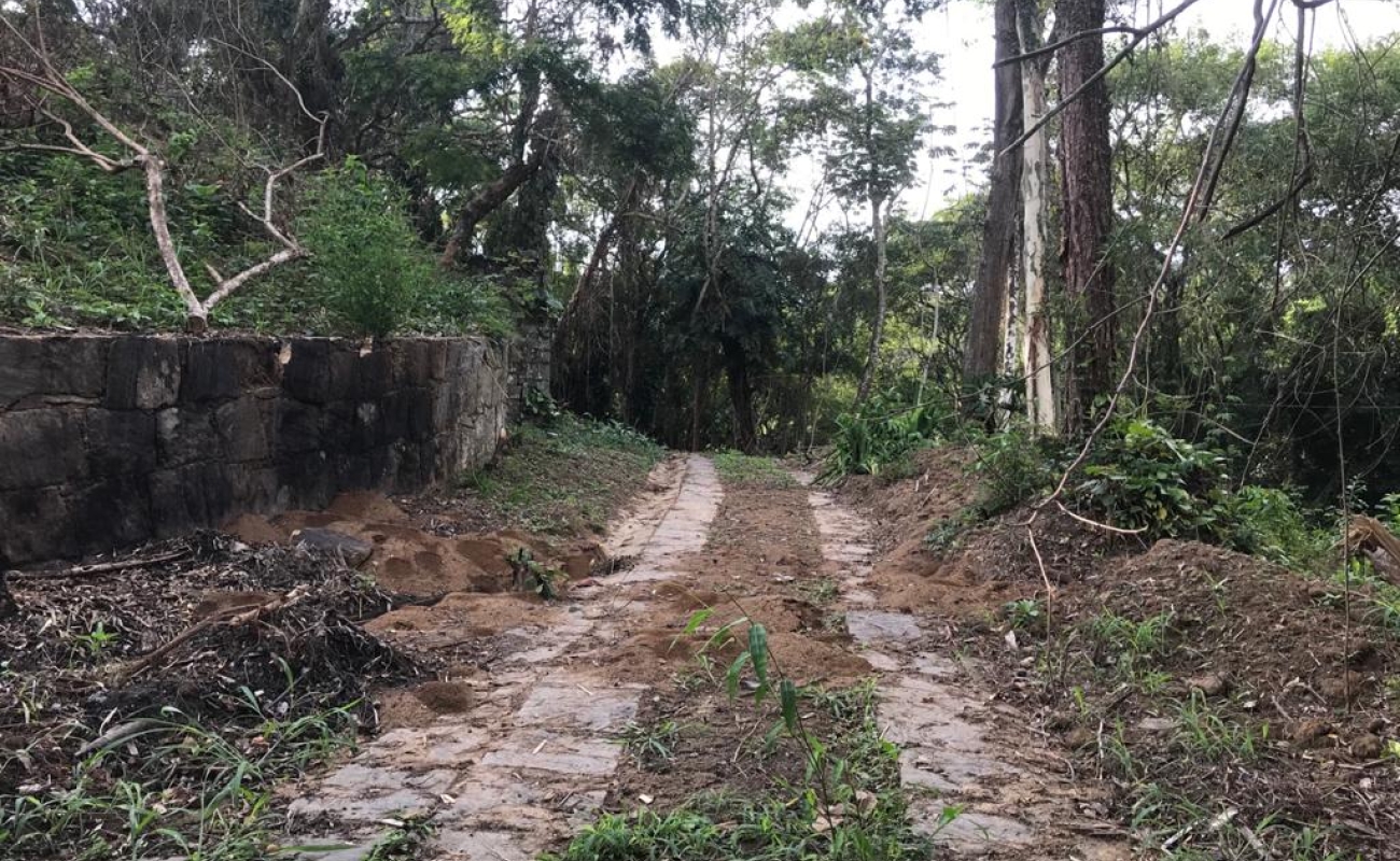 VENDO ESTE TERRENO EM 5 LAGOS - 