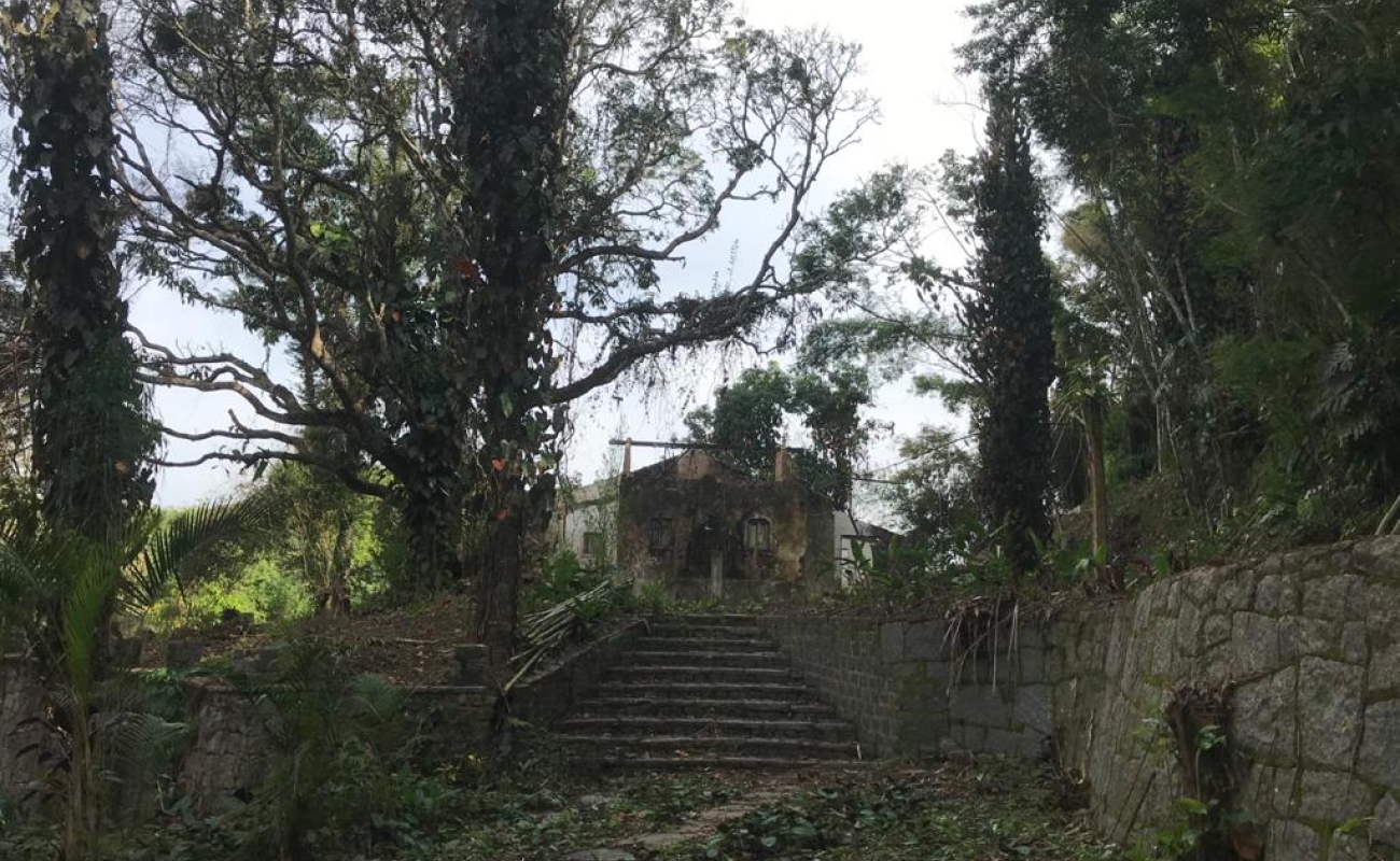 VENDO ESTE TERRENO EM 5 LAGOS - 