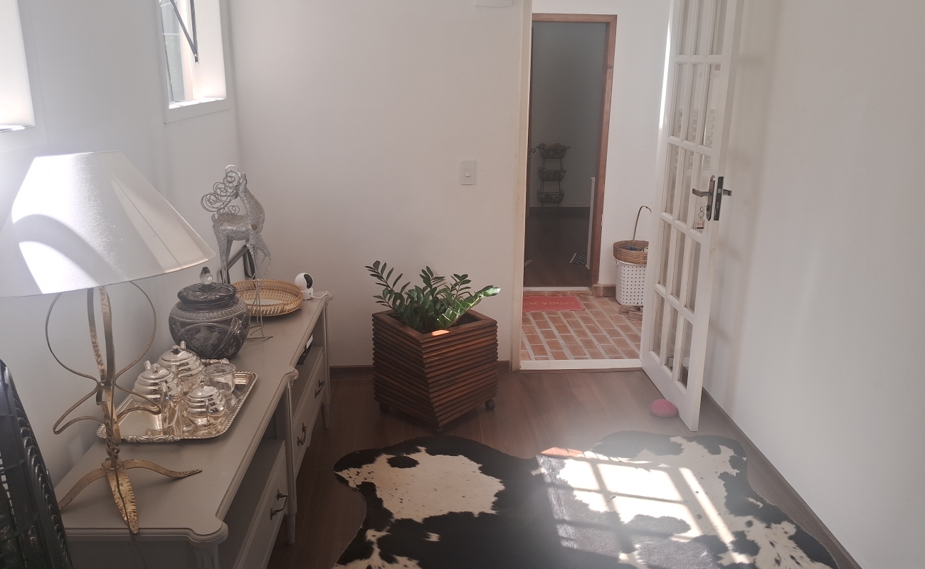 VENDO ÓTIMA CASA EM MENDES - 