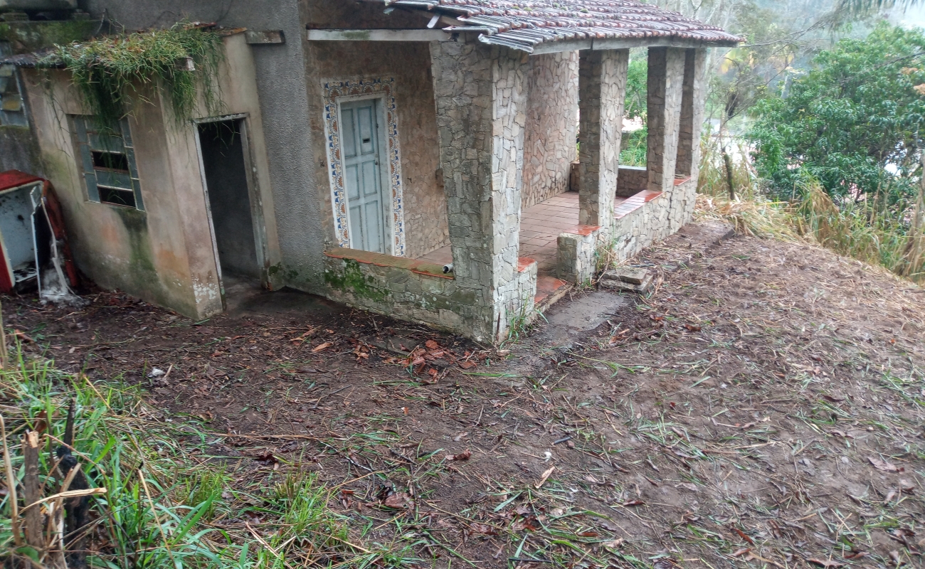MINI SÍTIO EM CINCO LAGOS EM MENDES, RJ - 