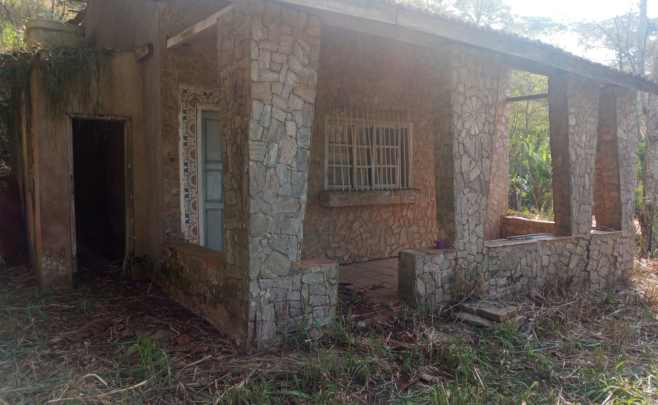 MINI SÍTIO EM CINCO LAGOS EM MENDES, RJ - 